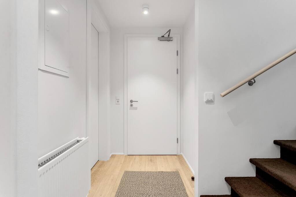 Luxury Penthous - 3 Bedroom - 2 Bath - Freeparking - Downtown Reykjavik Bagian luar foto