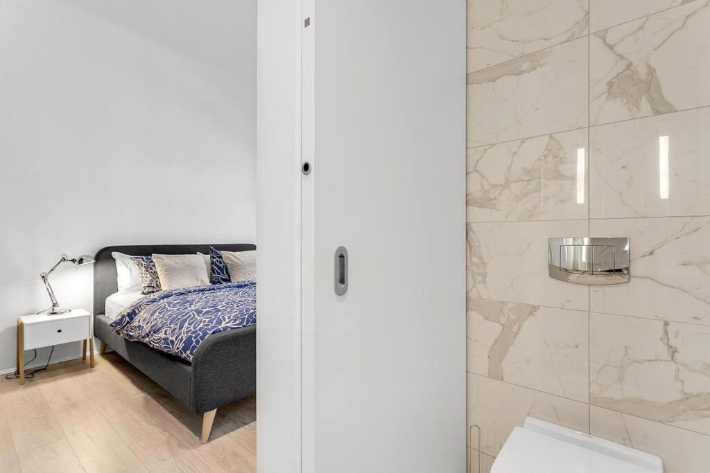 Luxury Penthous - 3 Bedroom - 2 Bath - Freeparking - Downtown Reykjavik Bagian luar foto