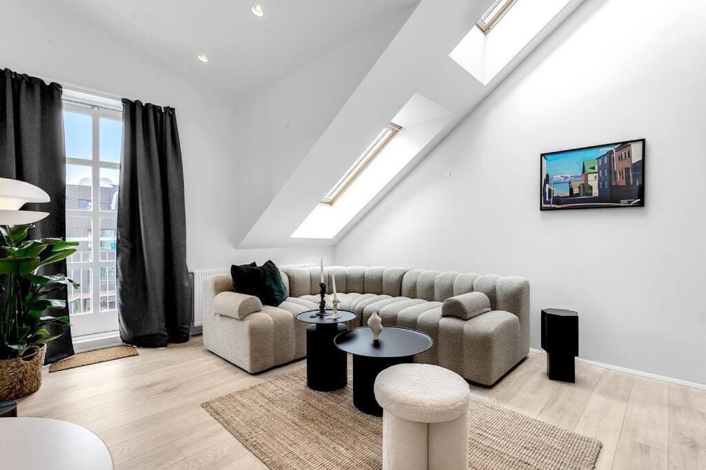Luxury Penthous - 3 Bedroom - 2 Bath - Freeparking - Downtown Reykjavik Bagian luar foto
