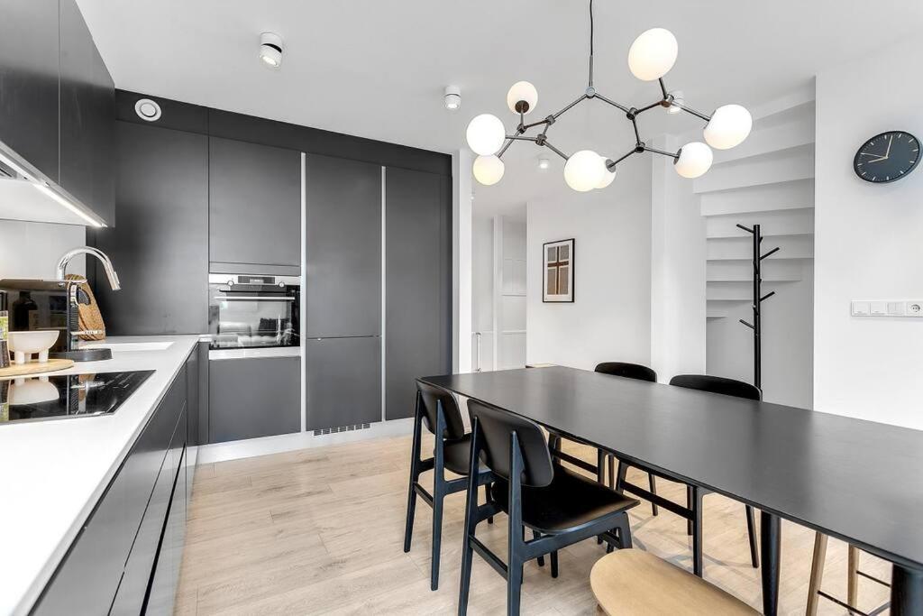 Luxury Penthous - 3 Bedroom - 2 Bath - Freeparking - Downtown Reykjavik Bagian luar foto